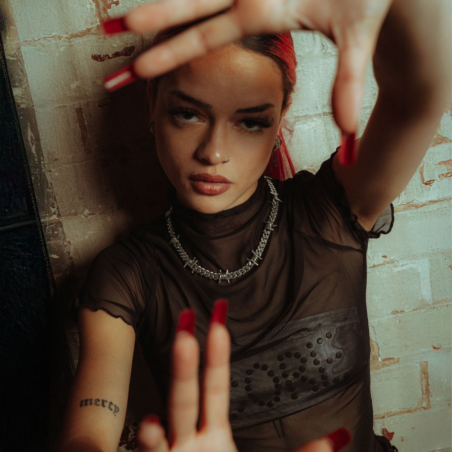 Sterling Silver 9mm Barbed wire chain, on female model with red hair