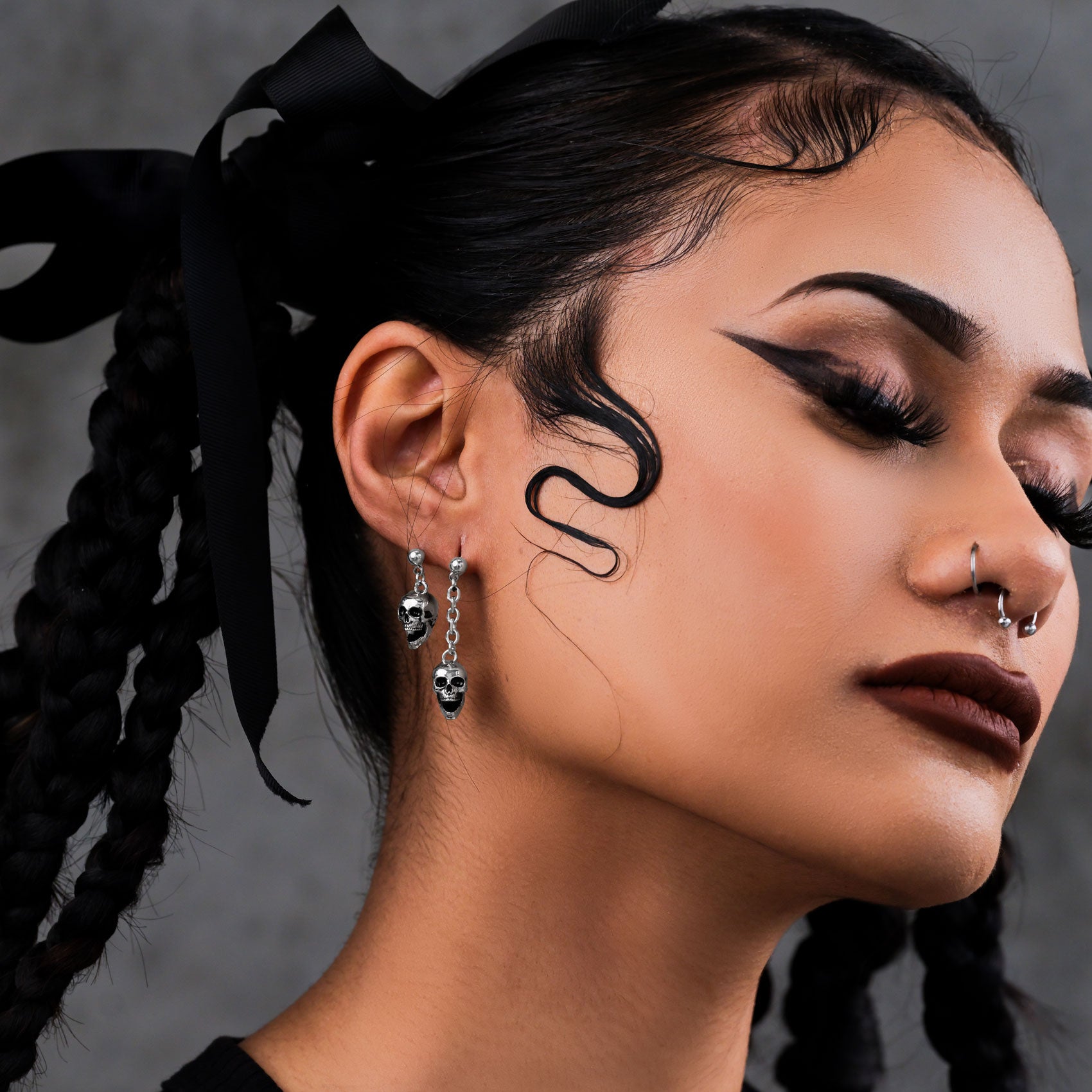 Gothic chain hanging skull pendant earrings