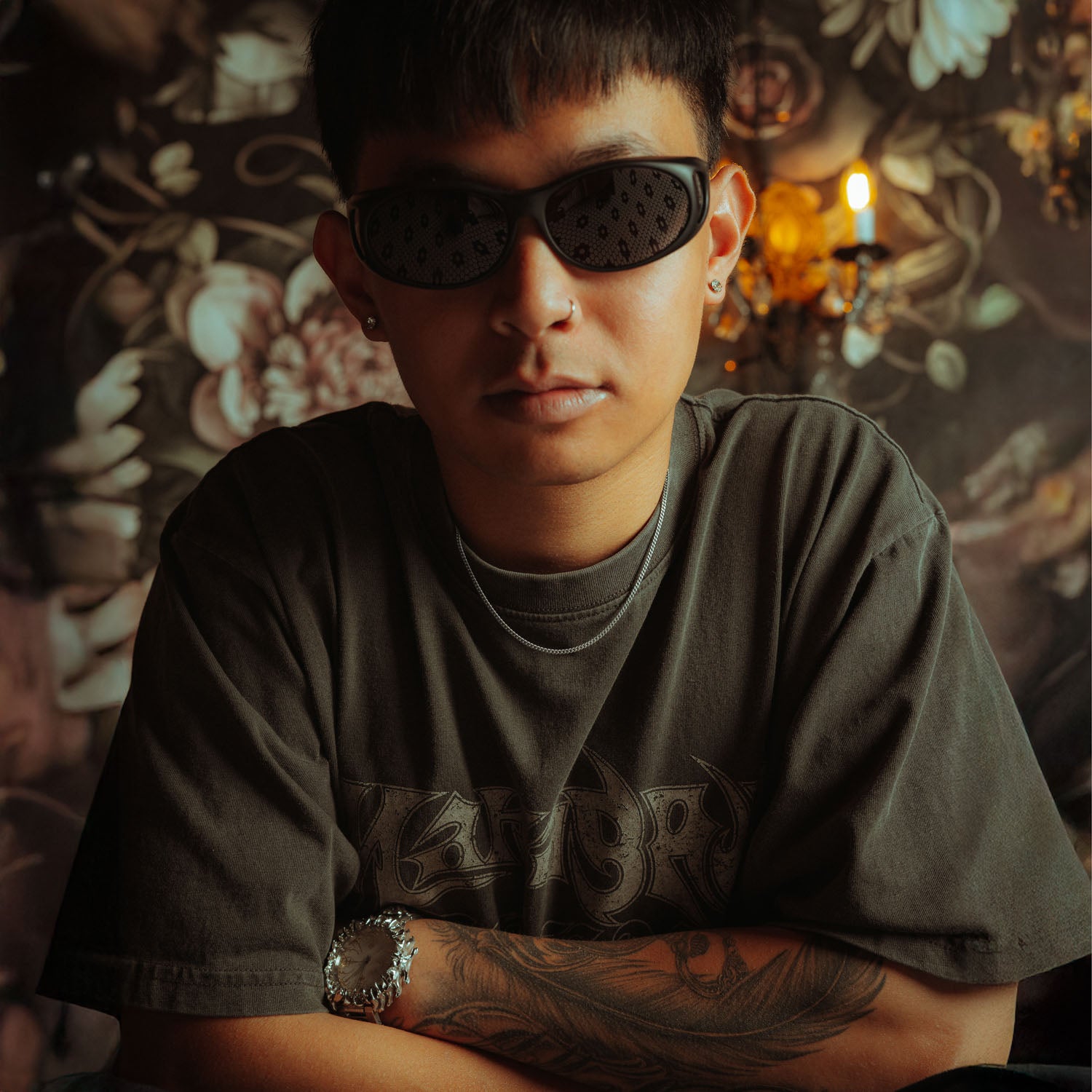 2mm cuban chain in sterling silver on male model wearing sunglasses