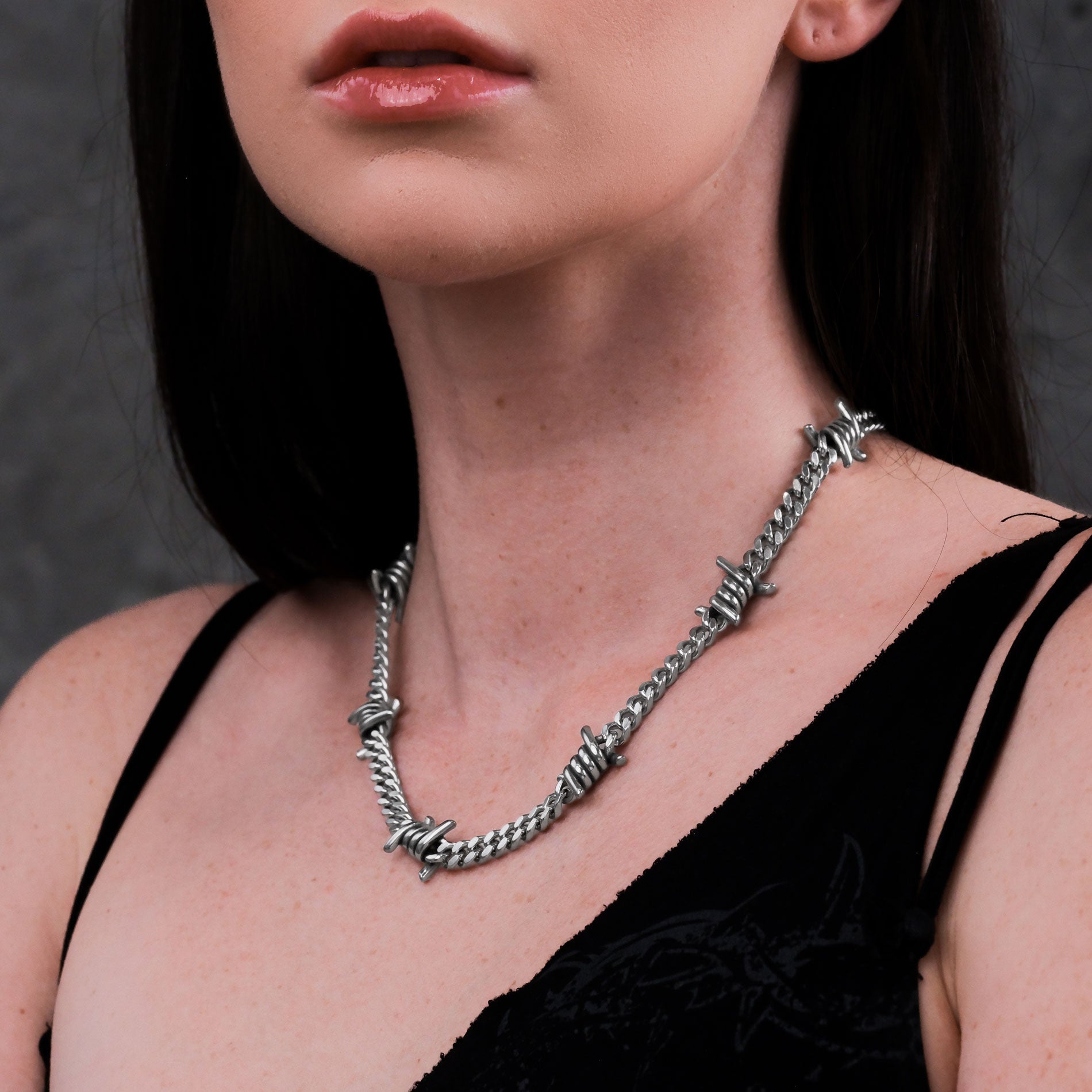 Grunge silver necklace with cuban links