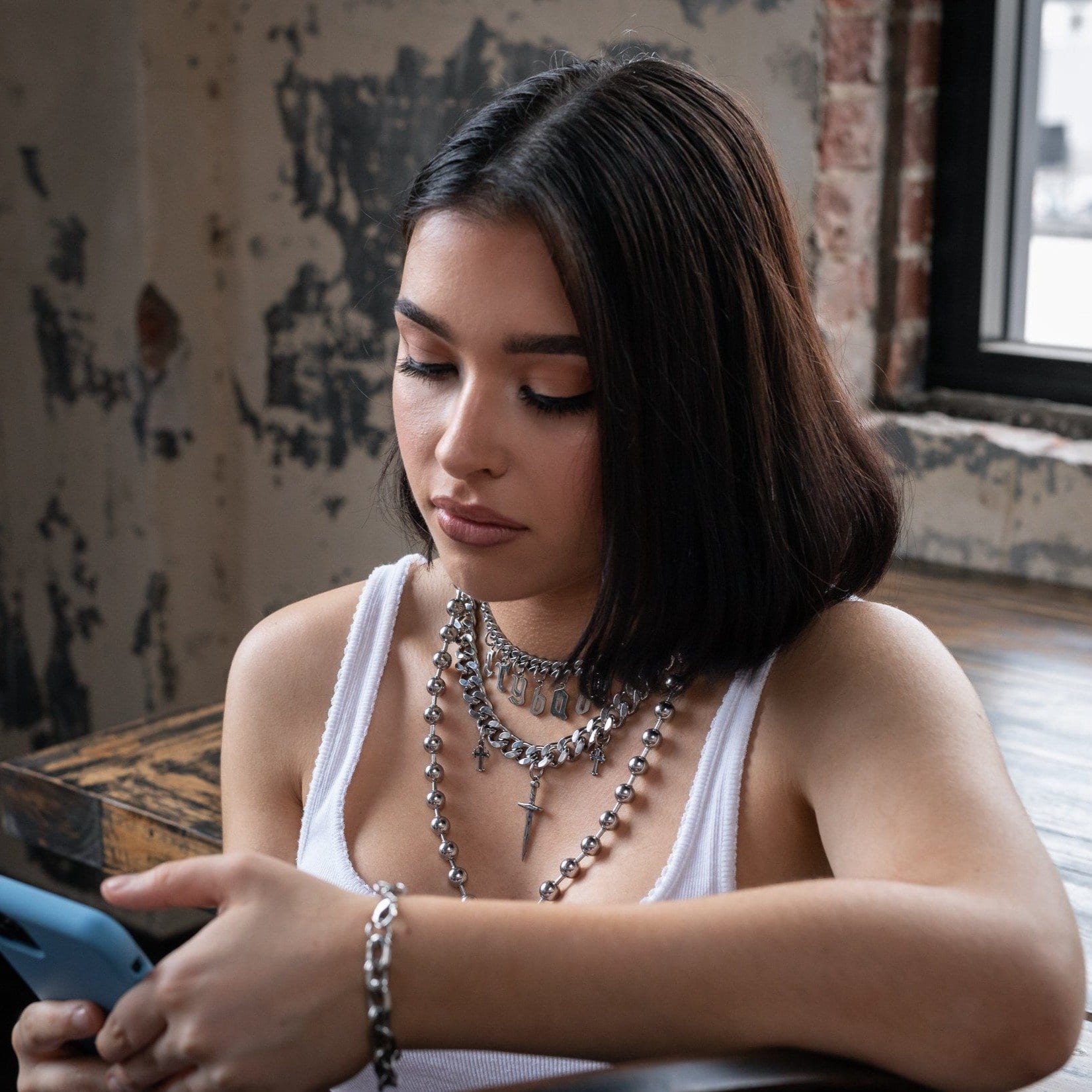 Cuban Link Chain Necklace With Dagger Pendants_06