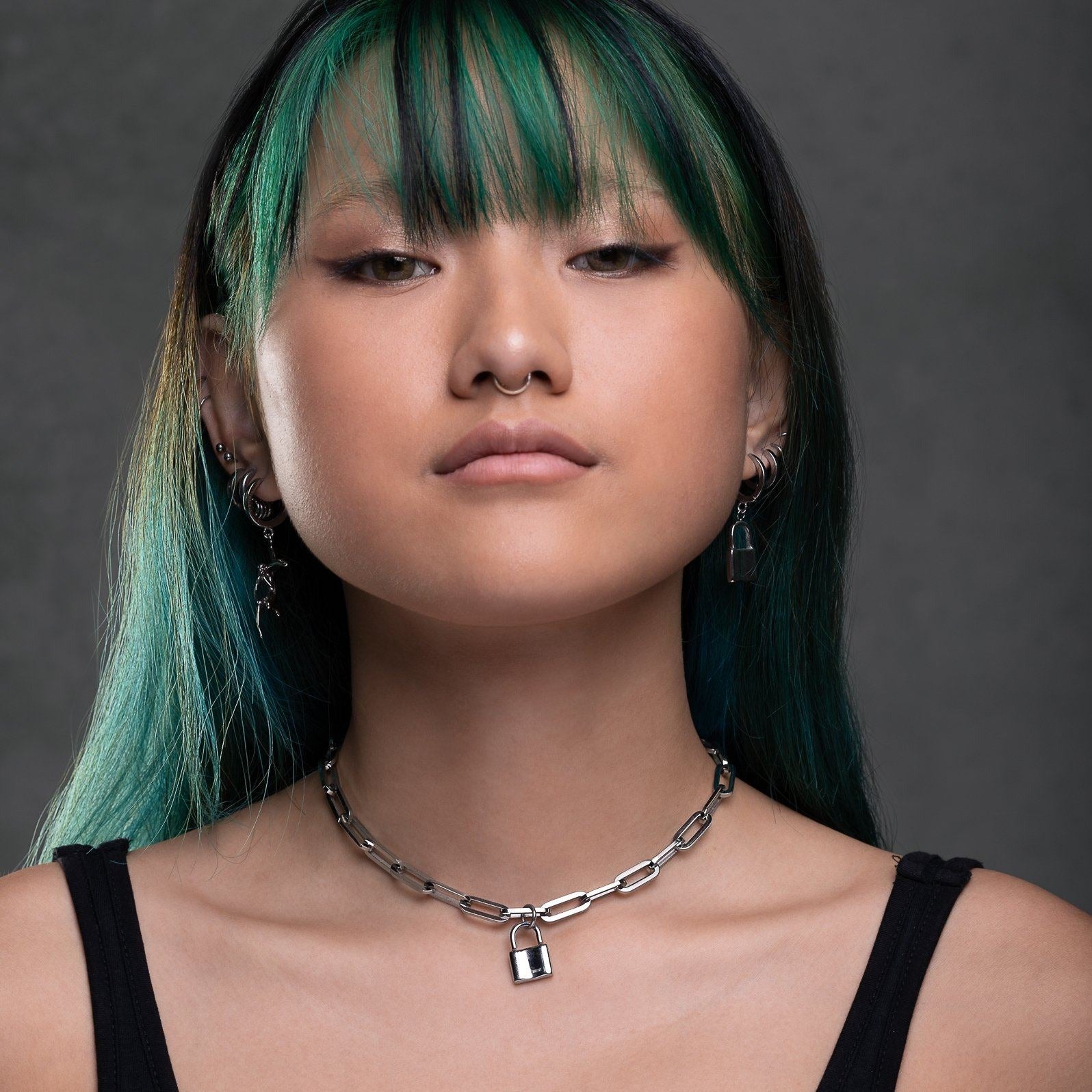 Dainty Paperclip Choker Chain Necklace With Pendants_04