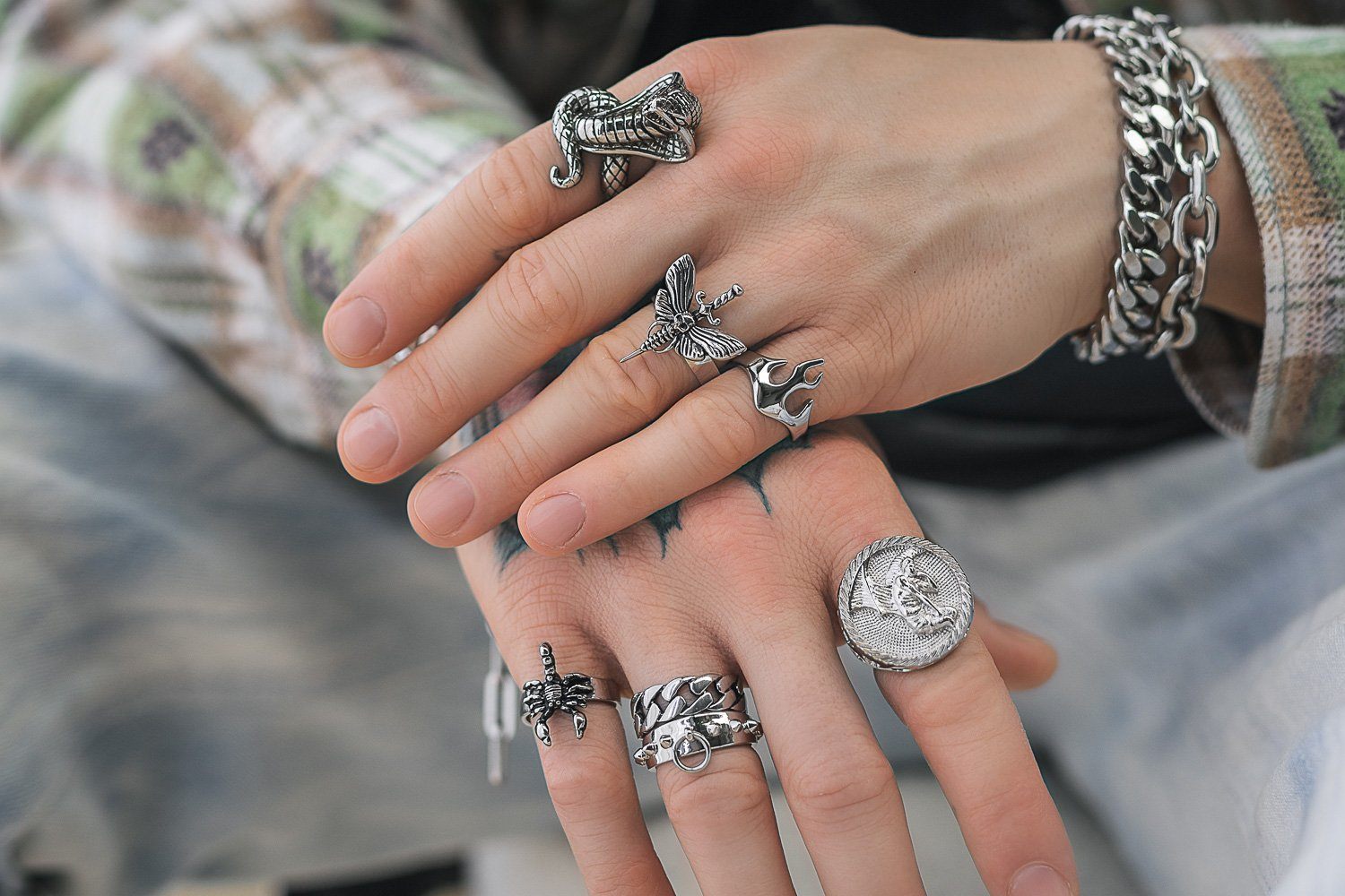 7 Ways to Look Good Wearing Silver Rings