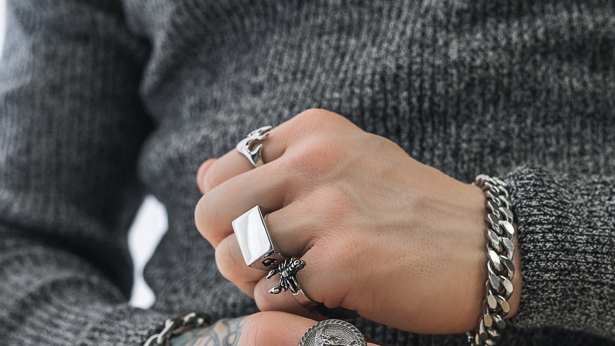 Mens signet ring discount meaning