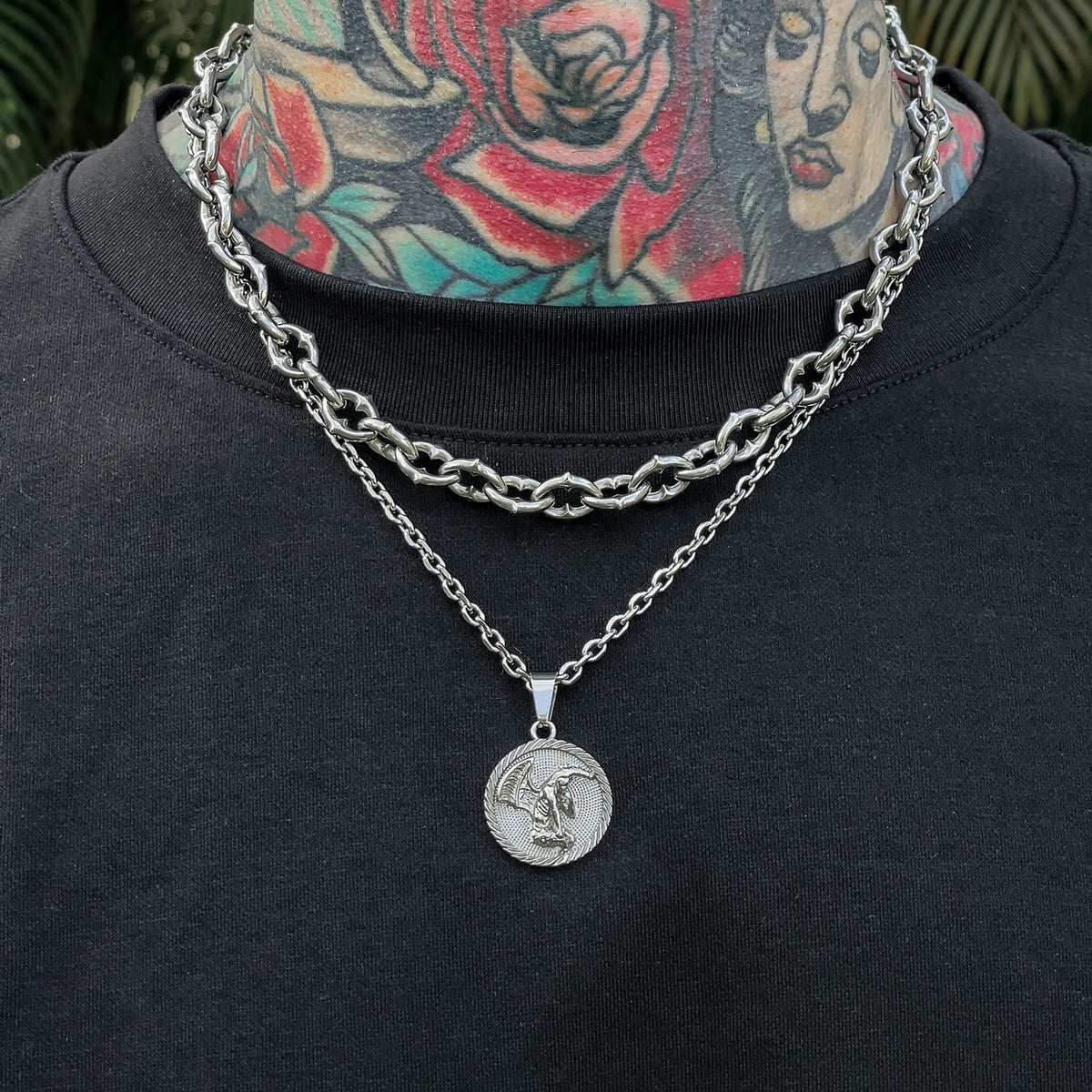 spiked necklace chain with pendant