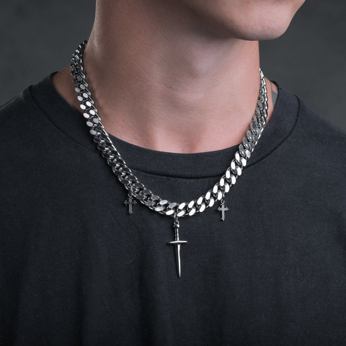 Cuban Link Chain Necklace With Dagger Pendants_03