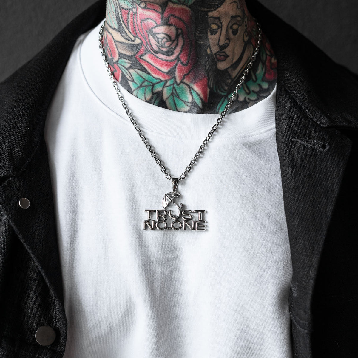 NO.ONE NETWORK X STATEMENT &quot;TRUST NO.ONE&quot; Pendant Accessories STATEMENT 