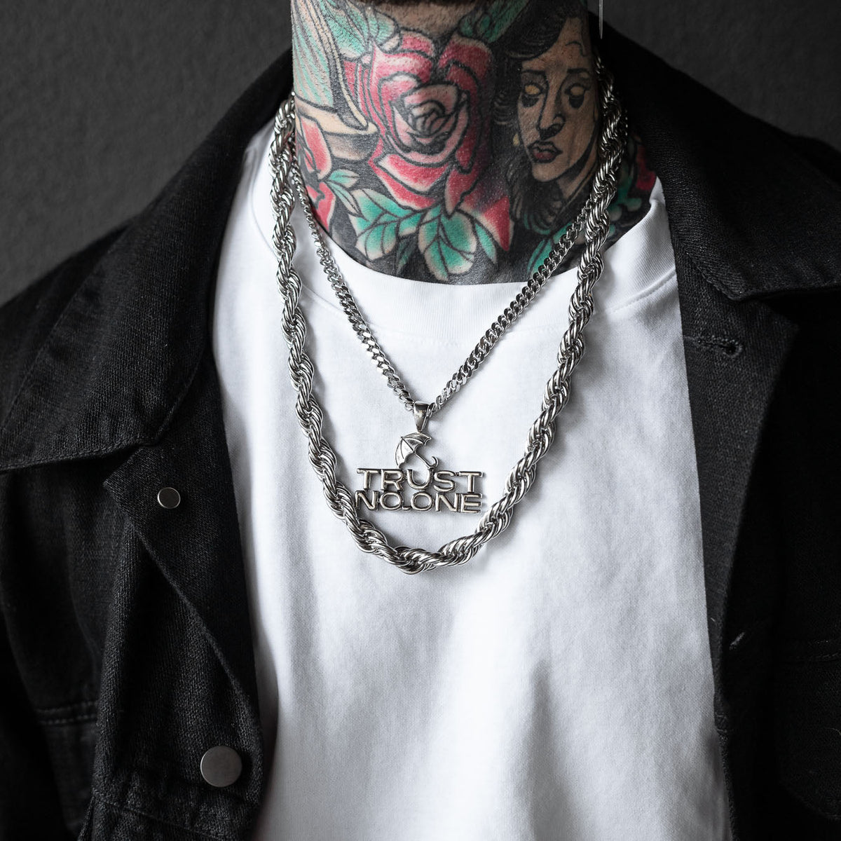 NO.ONE NETWORK X STATEMENT &quot;TRUST NO.ONE&quot; Pendant Accessories STATEMENT 