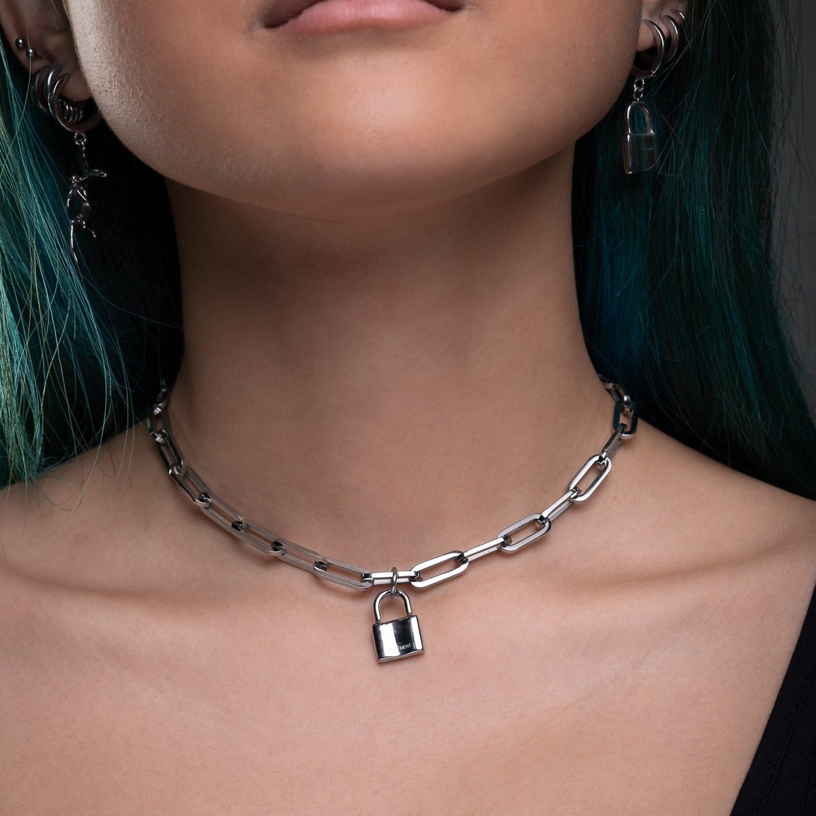 Dainty Paperclip Choker Chain Necklace With Pendants_05
